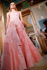 Olivier-Theyskens-RTW-SS20-Paris-2516-1569602320.thumb.jpg.c89563e09cec77254641ddaf481f4d2c.jpg