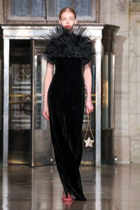 Oscar-de-La-Renta-RTW-FW20-New-York-7625-1581371300.thumb.jpg.ad5003ddd40a4c15ee2f4166e74c501f.jpg