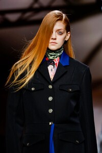 Paul-Smith-Menswear-Winter-FW19-Paris-6012-1548001337.thumb.jpg.5b46ac6d4537bbd87cd531cae50cce50.jpg