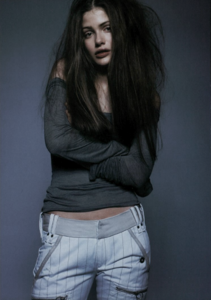 People_Comte_Vogue_Italia_March_2005_05.thumb.png.bf6ba23e2aed4023f9689617ef0a06df.png
