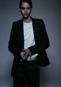 People_Comte_Vogue_Italia_March_2005_07.thumb.png.220f45e41beb6b29fda9295a2e7f1cd7.png