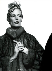 People_in_NY_Comte_Vogue_Italia_December_1994_01.thumb.png.a460bc6bb94ba7881cabdfb7b6fddebc.png