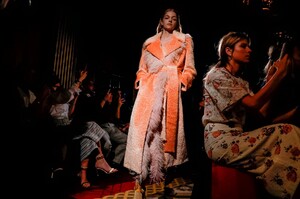 Peter-Pilotto-RTW-FW19-London-3335-1550435843.thumb.jpg.ce73dd6b21e266284d5301963bcd3b59.jpg