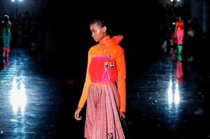 Prada-RTW-FW18-Milan-0499-1519331454.thumb.jpg.eba004f54104add7bff9bcca5d73f73b.jpg