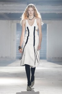 Proenza-Schouler-Couture-SS18-Paris-0946-1516639693.thumb.jpg.d0978758caa8757393ebe7b3bc8f6ae7.jpg