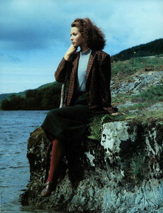 Quadri_Bailey_Vogue_Italia_September_1987_01_04.thumb.png.8afa08cf62fb5c745da8ab0dd342d69e.png