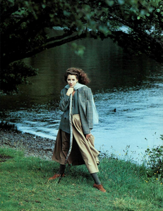 Quadri_Bailey_Vogue_Italia_September_1987_01_12.thumb.png.927a62cc3b125a43081d40d1ad7f78f3.png