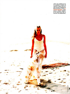 Quella_Chin_Vogue_Italia_February_1994_03.thumb.png.a670439b17bcbb4e1d4986b6b7db93ac.png