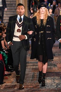 Ralph-Lauren-SS19-Nyc-6932-1536353129.thumb.jpg.a788fa62a20256b40d3f647d8855b67b.jpg