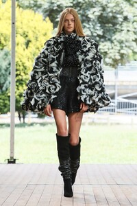 Redemption-RTW-SS2020-Paris-1593-1561903236.thumb.jpg.0adb6b1b978cfd5801f21d587803580d.jpg