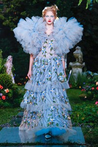 Rodarte-RTW-SS19-New-York-0525-1536532779.thumb.jpg.2fd4e956e49620d2513825652de25db0.jpg