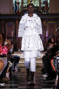 Ryan-Lo-RTW-SS18-London-2000-1505499679.thumb.jpg.55d67264349ba67739c4e3f30de25bd5.jpg