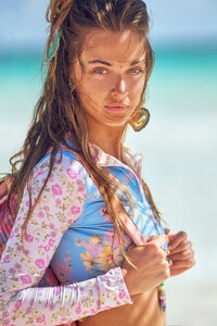 SEDONA-RASH-GUARD-SERENITY-BLUE-3000X4500-1.jpg