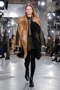 Sacai-RTW-FW19-Paris-2836-1551699206.thumb.jpg.6ead79175be1c79c67c13d10fe09bc89.jpg