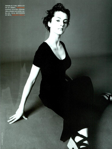 Saikusa_Vogue_Italia_February_1994_04.thumb.png.ed17c16a7d863b0a7087dd29b09593d2.png