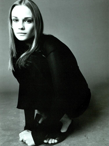 Saikusa_Vogue_Italia_February_1994_07.thumb.png.90fce745fc5c4fbde7e68591e4b7b322.png