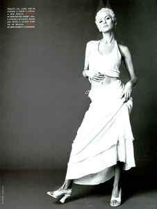 Saikusa_Vogue_Italia_February_1994_08.thumb.png.7e4ccc27fc823ce310331bbae26934b9.png
