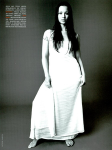 Saikusa_Vogue_Italia_February_1994_10.thumb.png.67a15c65088a6bb576ef441523a150a8.png