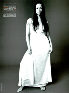 Saikusa_Vogue_Italia_February_1994_10.thumb.png.bb0845f8b2cf28b69f6769b261108a53.png