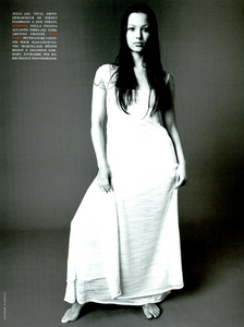 Saikusa_Vogue_Italia_February_1994_10.thumb.png.cbceb71d0c5fb4bf715ac2c574f5b559.png