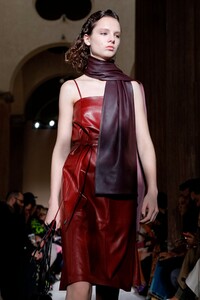 Salvatore-Ferragamo-MW-FW19-Milan-2422-1550915955.thumb.jpg.5a067cf14fe802c897d1b54117adb9f9.jpg