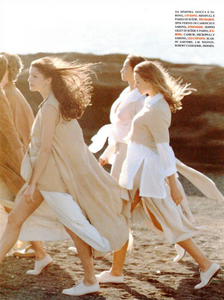 Sarong_Chin_Vogue_Italia_May_1994_06.thumb.png.671660d989d2dcda4aeedd059e612e85.png