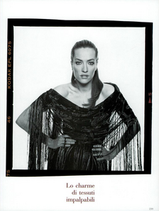 Semplicemente_Comte_Vogue_Italia_February_1994_08.thumb.png.ce87ca5a72d2c08618dceb39baaa7496.png