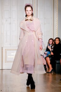 Simone-Rocha-RTW-FW19-London-1553-1550323082.thumb.jpg.e3ed35a554870b092a5e9be1d8197f25.jpg