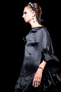 Simone-Rocha-RTW-SS20-London-5669-1568581572.thumb.jpg.b05ca206348ba64a4d1d079664f9b929.jpg