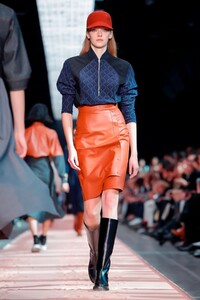 Sportmax-RTW-FW19-Milan-3040-1550836789.thumb.jpg.41e4c272bda0de34e370e6e90a5e17dc.jpg