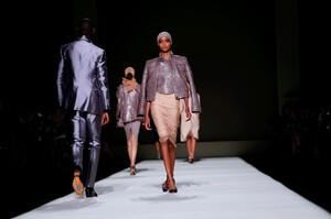 Tom-Ford-RTW-SS19-NY-1945-1536179112.thumb.jpg.38b05b02c998424d6b6eea7e1daca4a8.jpg