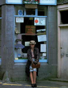 Tweed_Chatelain_Vogue_Italia_September_1987_01_14.thumb.png.757c8d7db19b4d4eb2ec8c78cfedb7fa.png