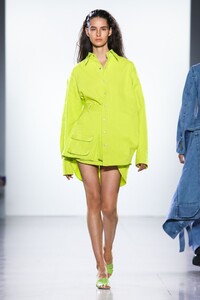 Ulla-Johnson-RTW-SS19-New-York-0367-1536280703.thumb.jpg.ab58366e6f0637f8988b0f4cf46e43d7.jpg