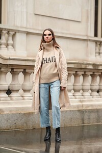 Vera-Wang-RTW-FW20-New-York-3789-1581443258.thumb.jpg.89aba5f60a31ca2a6eb3ee5f87acded8.jpg