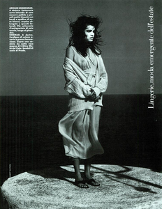 Watson_Vogue_Italia_April_1987_02_06.thumb.png.a4f63b96b812d914cee943f49491fcf2.png