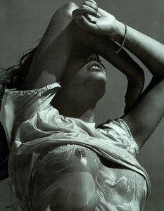 Watson_Vogue_Italia_April_1987_02_07.thumb.png.adb7b51b4f700520d920b6744ec41d87.png