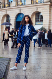Zoe-Thaets-MJJ_8548.thumb.jpg.b6f62853254370d555004646ff48c1fa.jpg
