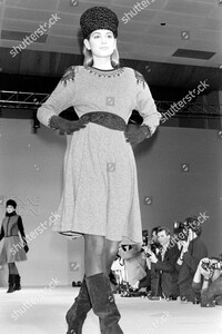 adrienne-vittadini-fall-1987-ready-to-wear-fashion-show-shutterstock-editorial-10449481c.jpg