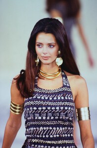 adrienne-vittadini-ss-1993.thumb.jpg.36b2780db1a206c5459c97c9dfbafd88.jpg