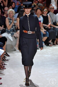 alexandre-vauthier-caw18-0005-37630a.thumb.jpg.6398ba4f1febd1f7131970bd4cd55b19.jpg