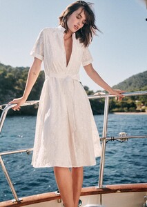 alexandrie-dress-ecru-mi1kdxxtt4sirsgkr74q.jpg