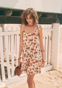 anne-dress-afe177c5a7eec0c69a42c83f2ba1d00e.jpg