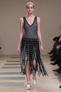 azzedine-alaia-paris-ss-2017-22.thumb.jpg.3ac086dc9664e9d531001c8f46ca4d9a.jpg