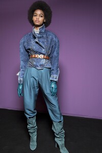 backstage-defile-alberta-ferretti-automne-hiver-2018-2019-milan-coulisses-29.thumb.jpg.1f5f421a1ca0bad28f2818a805e13a5d.jpg
