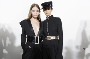 backstage-defile-alexandre-vauthier-automne-hiver-2018-2019-paris-coulisses-88.thumb.jpg.b9807f602c2848d53bed06b95d7f8a9f.jpg