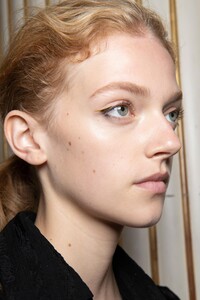 backstage-defile-altuzarra-printemps-ete-2020-paris-coulisses-120.thumb.jpg.78c5172e9dd605e2a2196b287b3dc03d.jpg
