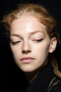 backstage-defile-altuzarra-printemps-ete-2020-paris-coulisses-150.thumb.jpg.c94df962e3bf605eae98e620ba11e61d.jpg