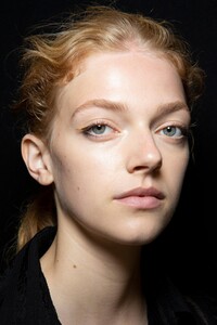 backstage-defile-altuzarra-printemps-ete-2020-paris-coulisses-151.thumb.jpg.5e89d062a448a2efcac5591b6185af38.jpg