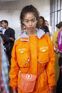 backstage-defile-byblos-printemps-ete-2019-milan-coulisses-141.thumb.jpg.086757519cfa244c37fef335ebfb87e2.jpg