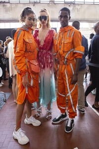 backstage-defile-byblos-printemps-ete-2019-milan-coulisses-164.thumb.jpg.de69620acd41c695d4a87478df4045f4.jpg